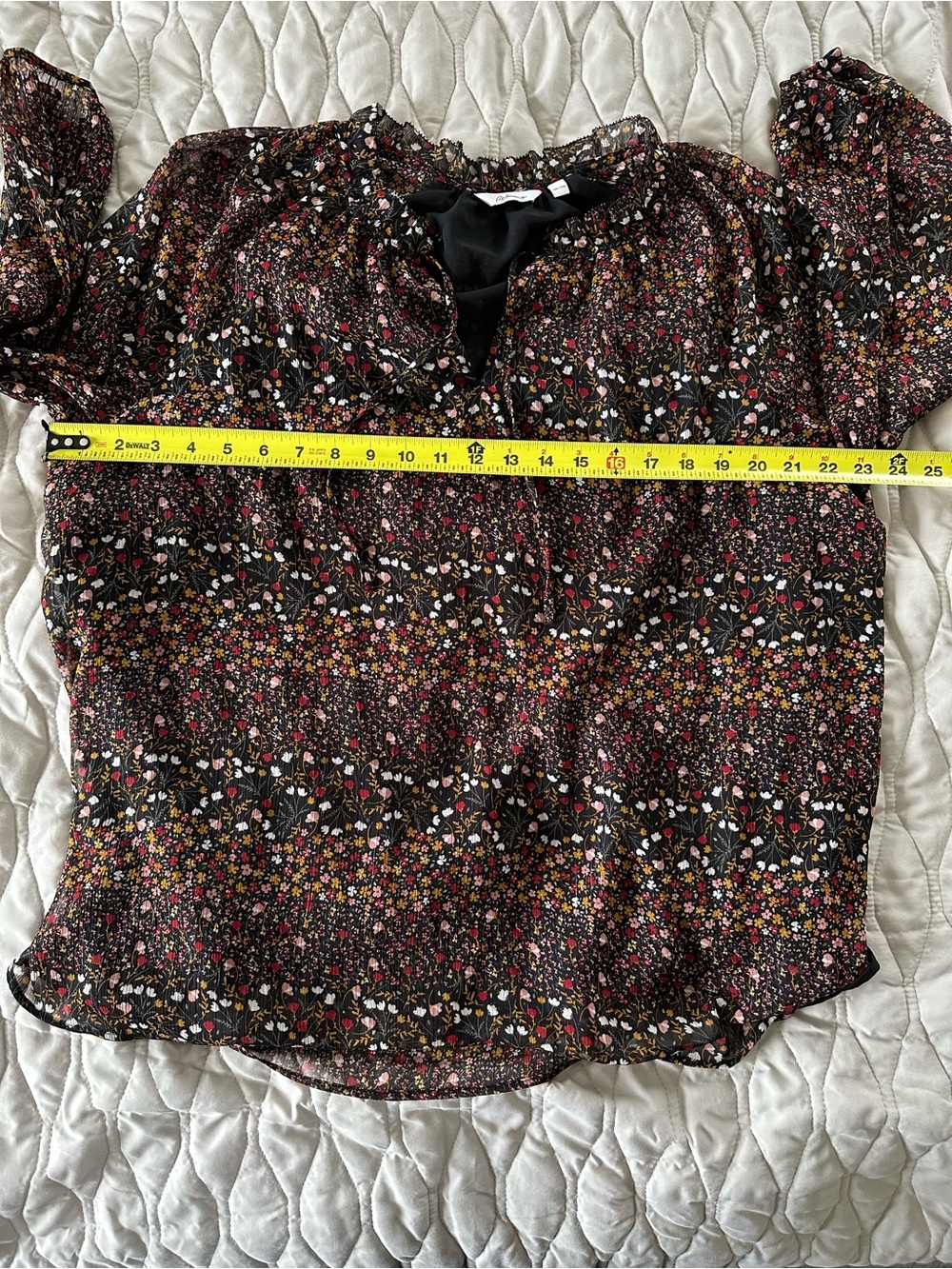 🔥2/$15 Reitmans Dark Floral Chiffon Peasant Blouse Ruffle Neck Sheer Boho V-Neck - Picture 9 of 11
